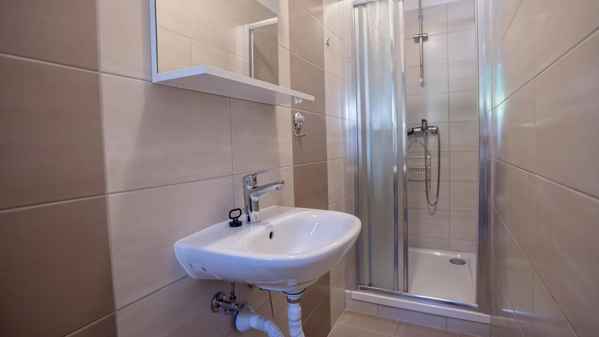 Apartmani Zdenka Rab Town 0*,  Croatia